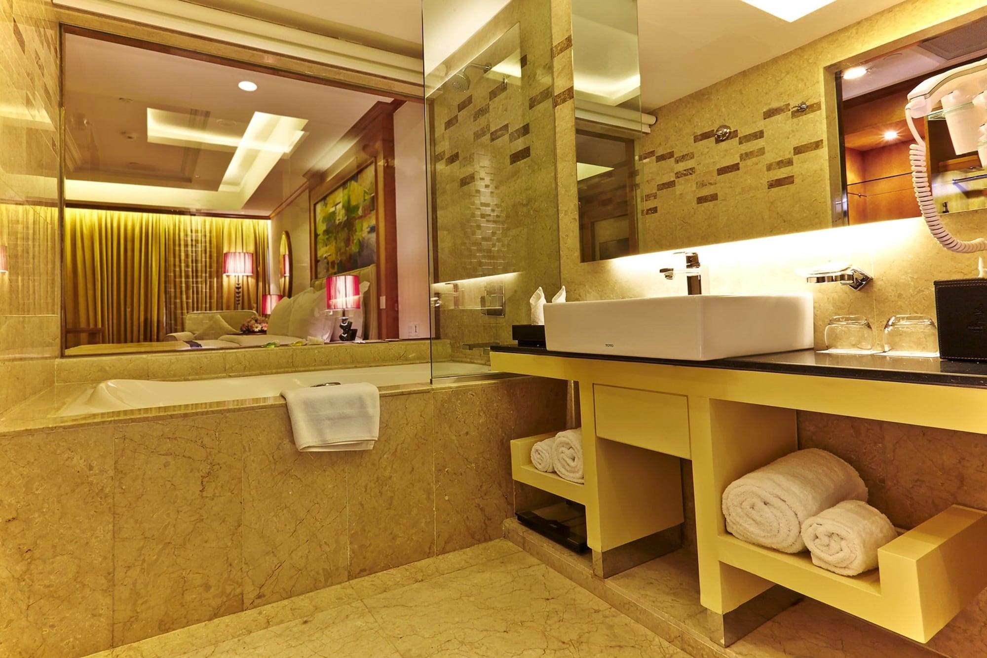 Six Seasons Hotel Dhaka Exterior photo