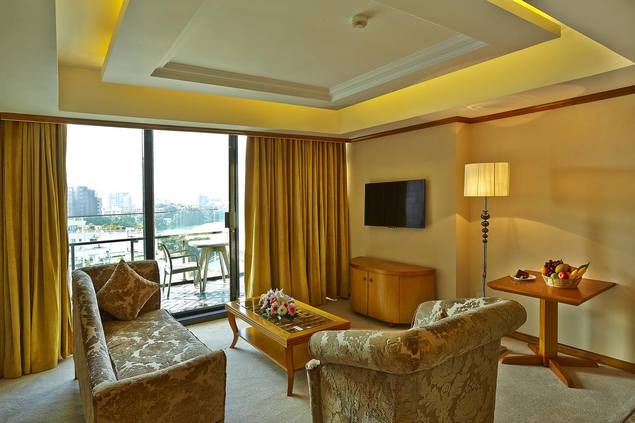 Six Seasons Hotel Dhaka Exterior photo